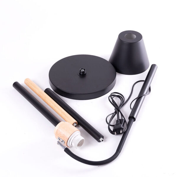 Lámpara de Suelo "Victor" [SKD-F016-B]