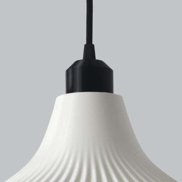 Lámpara Colgante "Vita" Color Blanco/Florón Negro/Cable Negro